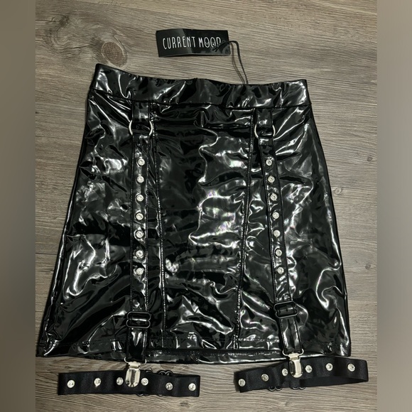 NWT Dolls Kill / Current Mood High Achieving Hottie Vinyl Skirt - Picture 1 of 8